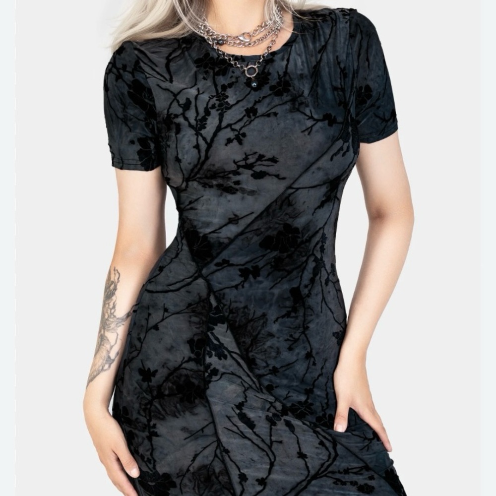 Disturbia Black Velvet Midi Dress - Picture 2 of 4